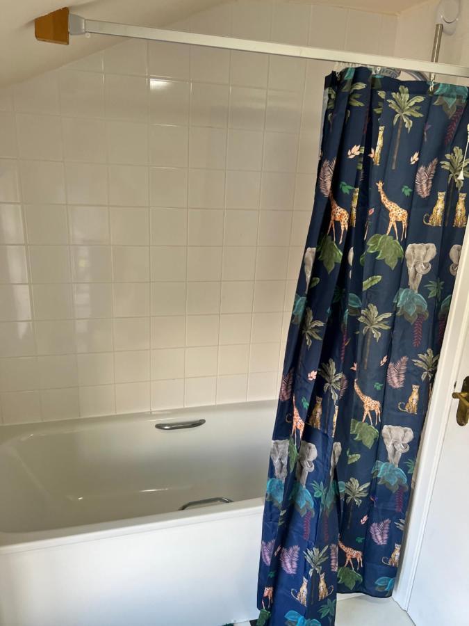 The Hideaway Holywell 1 Apartment Ngoại thất bức ảnh