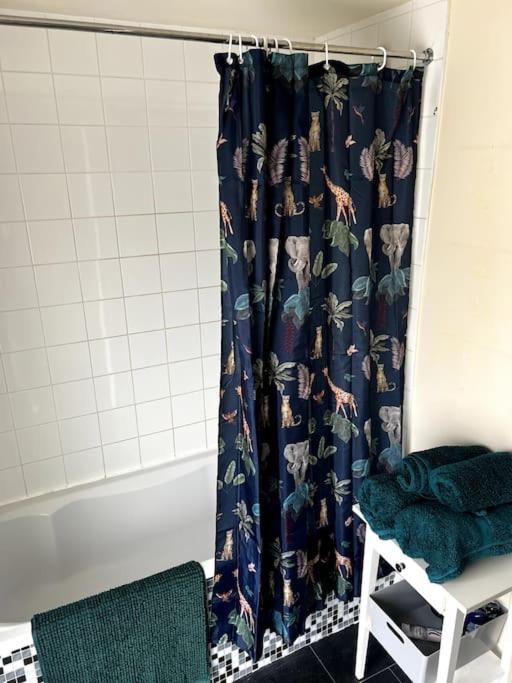 The Hideaway Holywell 1 Apartment Ngoại thất bức ảnh