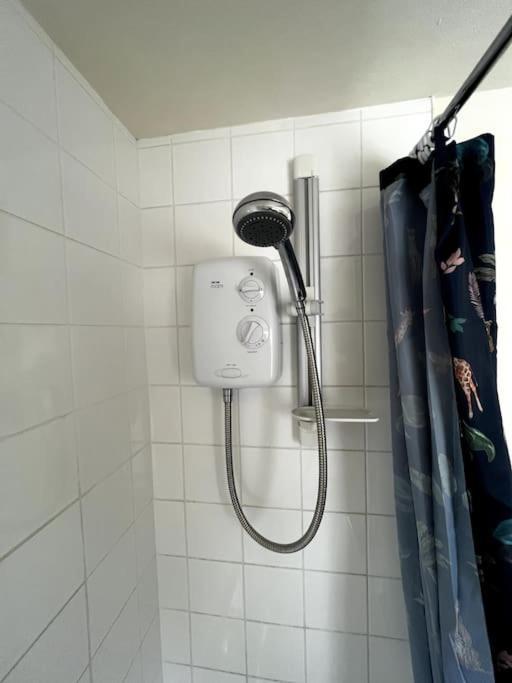 The Hideaway Holywell 1 Apartment Ngoại thất bức ảnh