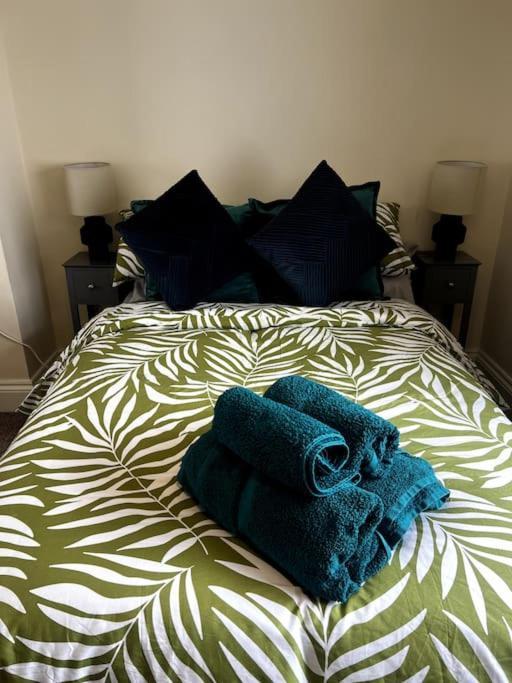 The Hideaway Holywell 1 Apartment Ngoại thất bức ảnh