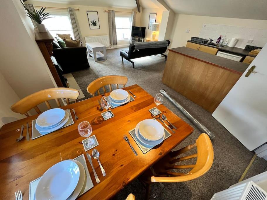 The Hideaway Holywell 1 Apartment Ngoại thất bức ảnh