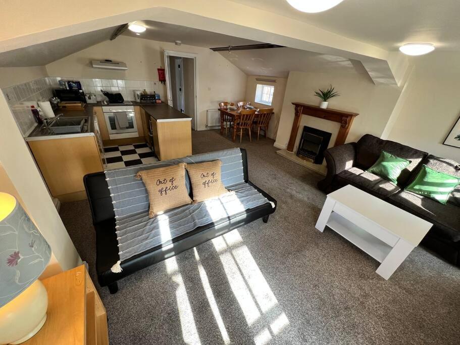 The Hideaway Holywell 1 Apartment Ngoại thất bức ảnh